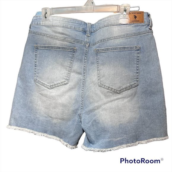 SOLD NWT❗️US Polo Assn Women's light wash Jean Denim Shorts Size 14 - Picture 2 of 10